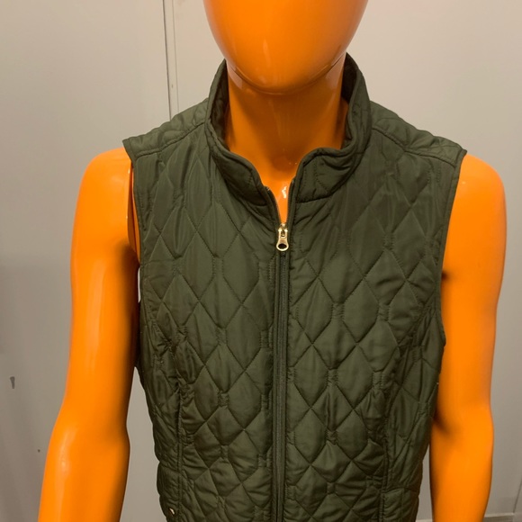 SALE🍁2/$12 Hunter Green Vest - Picture 1 of 3